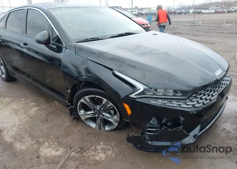 2022 Kia K5 Lxs z USA, uszkodzony, nr VIN 5XXG14J25NG132373